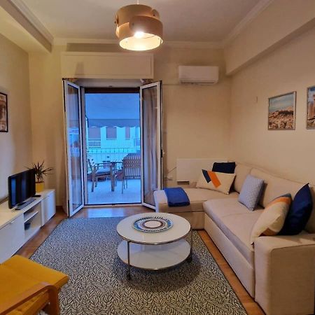 Cozy Apartment With Wrap Around Balcony Atény Exteriér fotografie