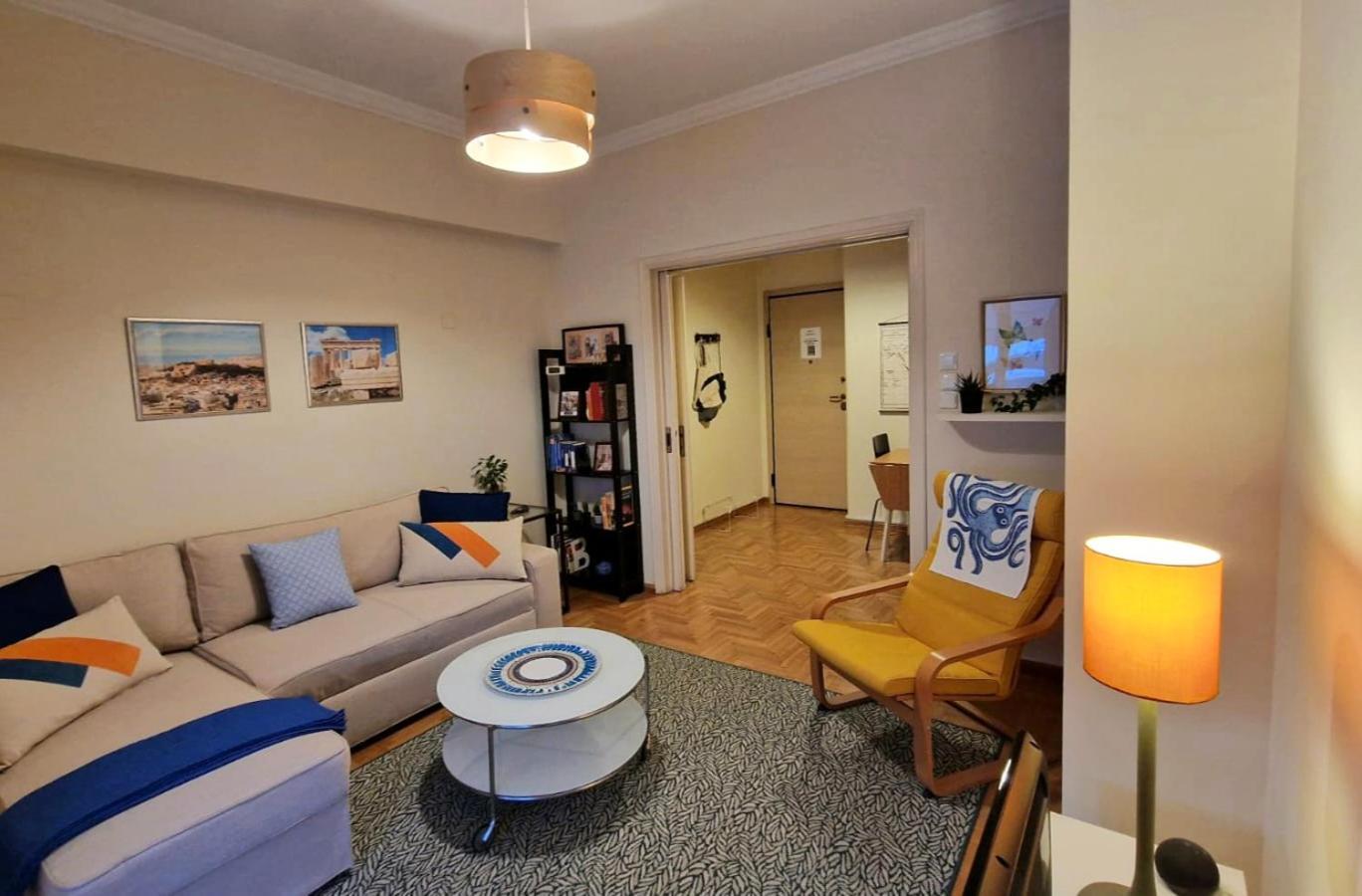 Cozy Apartment With Wrap Around Balcony Atény Exteriér fotografie